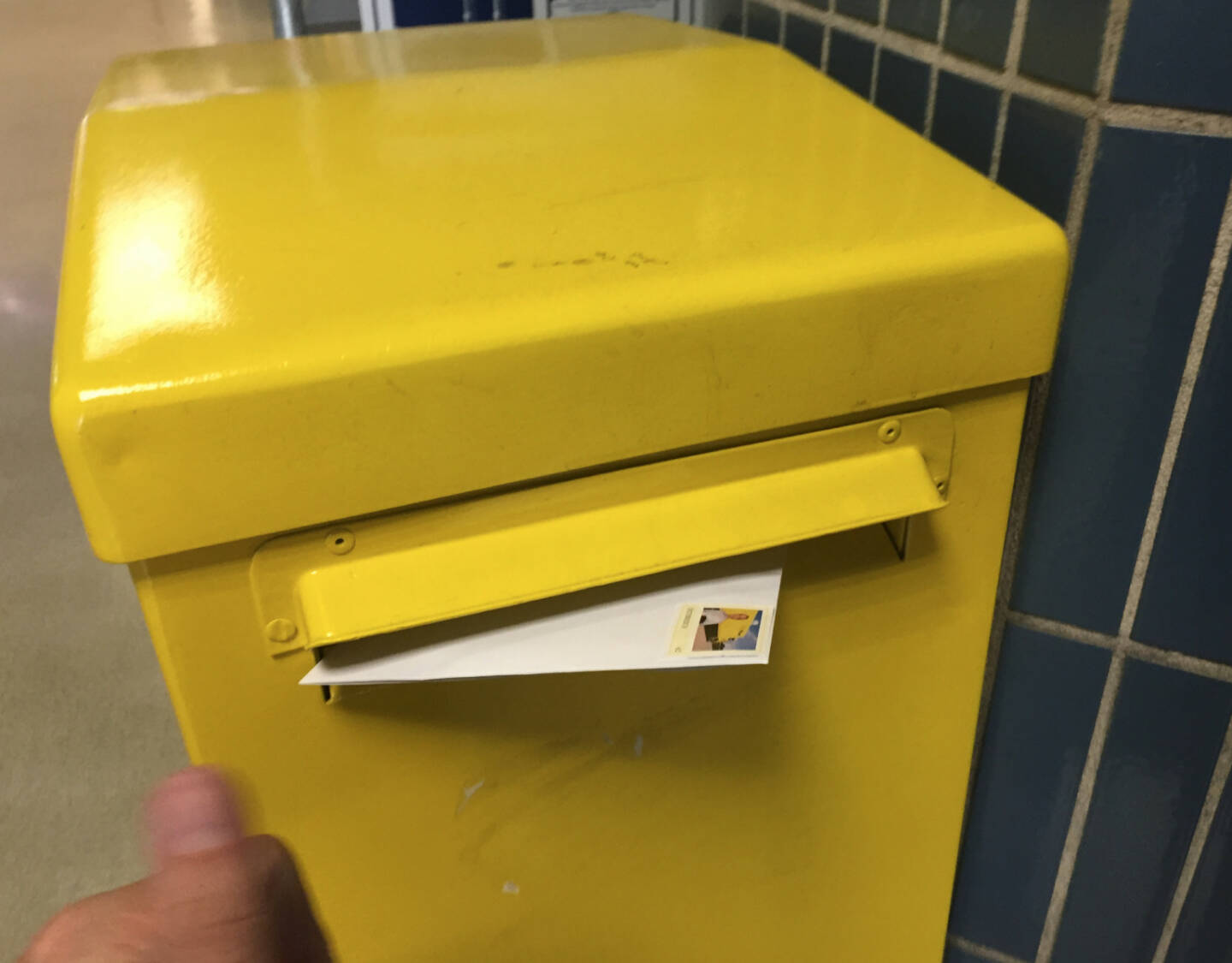 Post einwerfen Brief absenden