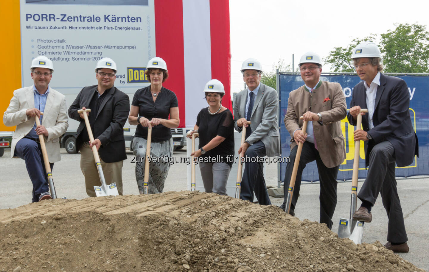 Michael Kotomisky (Porr), Paul Lamprecht (Porr), Ursula Heitzer (AK), Ruth Feistritzer (Stadträtin), LH Peter Kaiser , Karl-Heinz Strauss (Porr), Otmar Petschnig (WKK) | Spatenstich für die neue Porr-Zentrale in Klagenfurt : © Porr