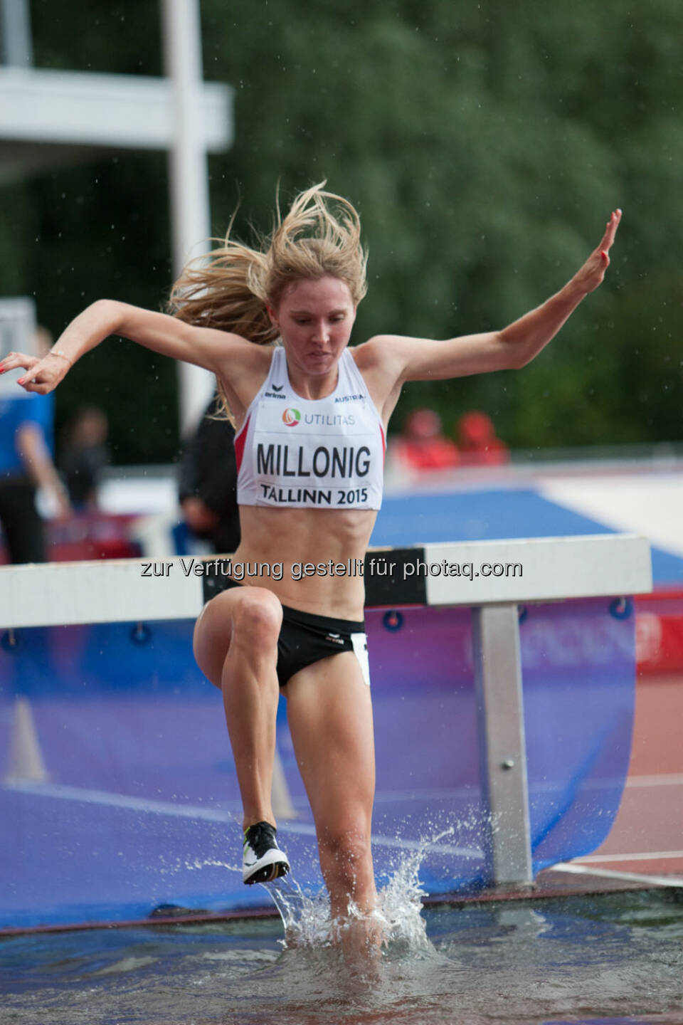 Julia Millonig, 3000m Hindernis, Wassergraben (Bild: ÖLV/Coen Schilderman)