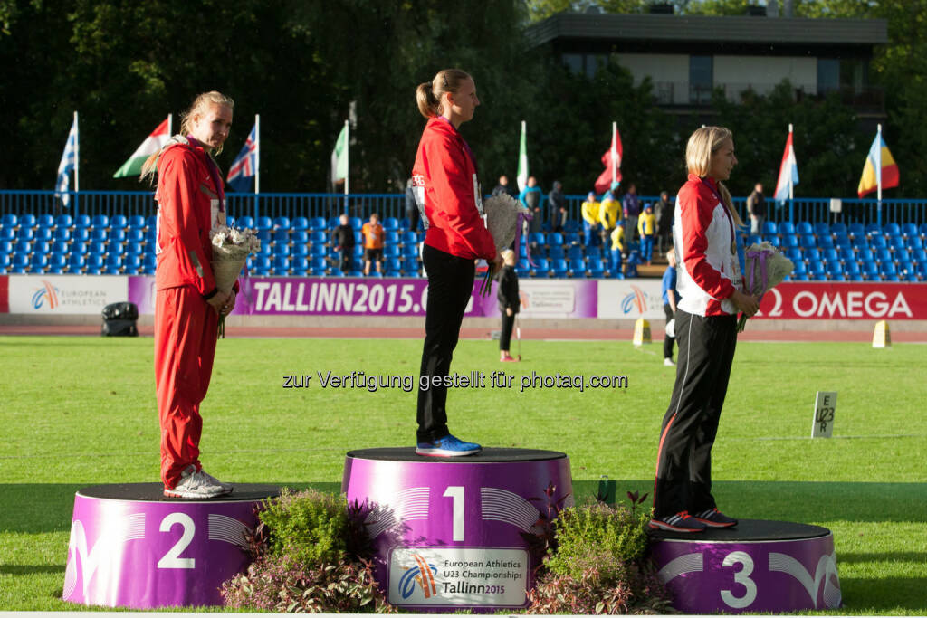 Ivona Dadic, Siegerehrung Siebenkampf, Medaillen (Bild: ÖLV/Coen Schilderman) (21.07.2015) 