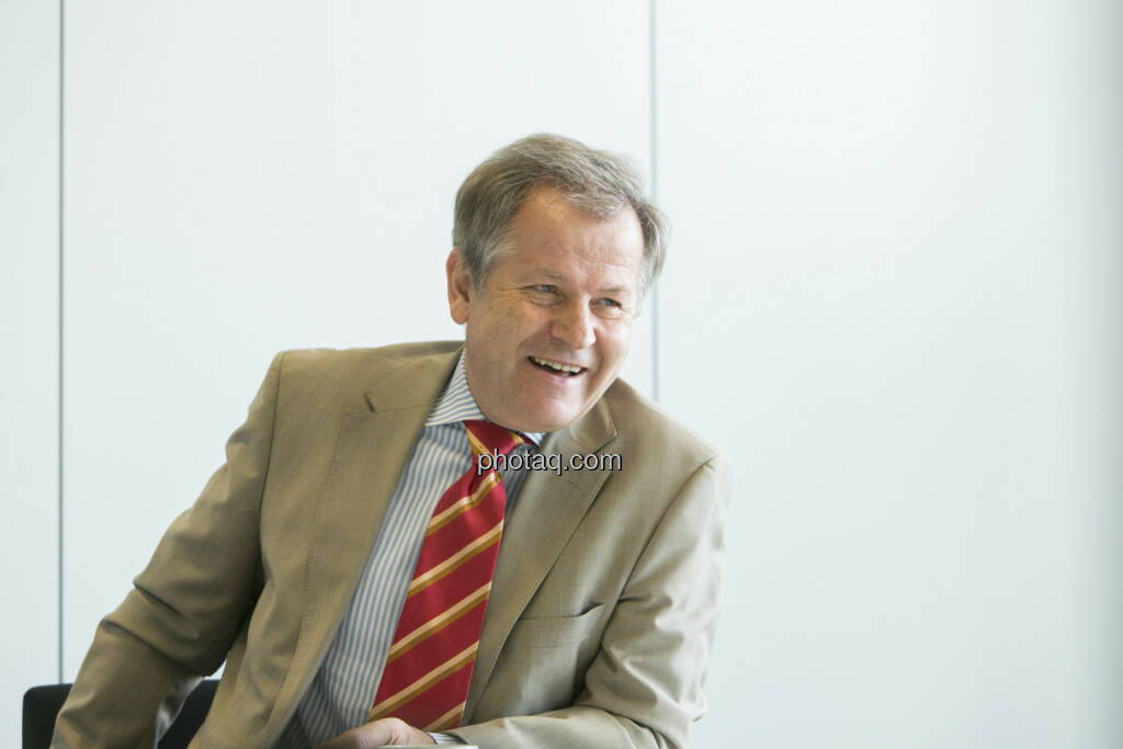 Eduard Zehetner (Immofinanz), lacht, © Martina Draper (15.12.2012) 