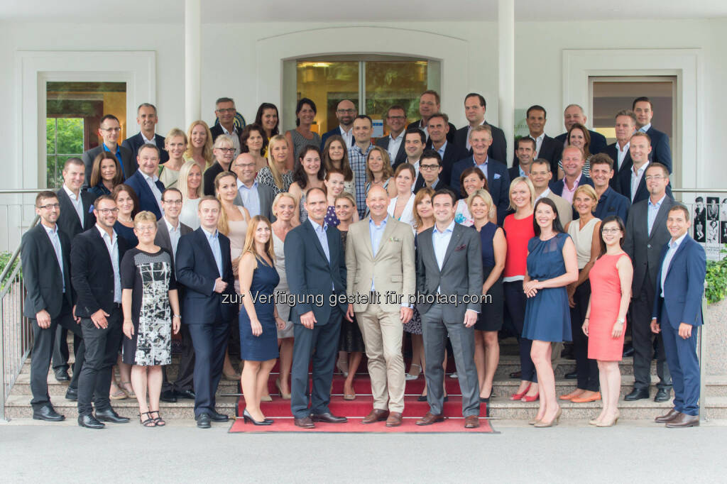 Team der Zürcher Kantonalbank Österreich : Sommerfest im Castellani Parkhotel Salzburg : Präsentation der Ergebnisse einer aktuellen Umfrage unter den Kunden der Zürcher Kantonalbank Österreich AG : © hannelore-kirchner.com, © Aussender (28.07.2015) 