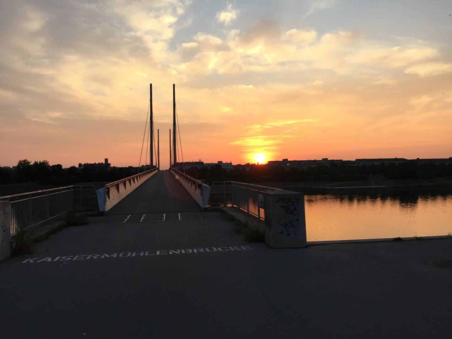 Da ist sie ja - Sonnenaufgang Neue Donau