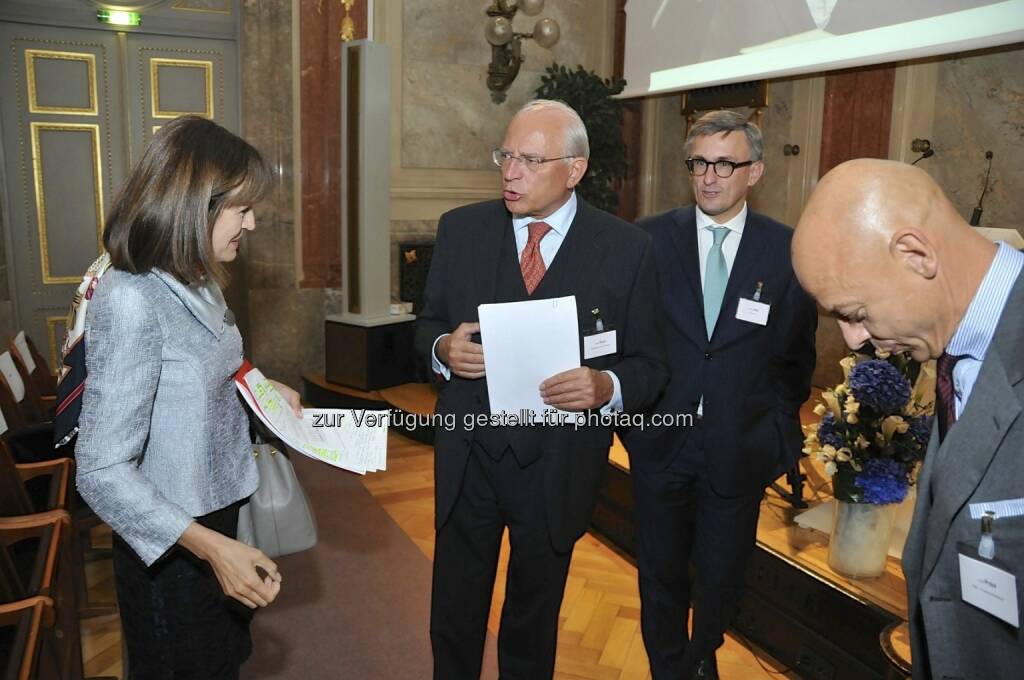 Birgit Kuras (Wiener Börse), Claus Raidl (OeNB), Robert Ottel (voestalpine/Aktienforum), Kurt Pribil (FMA) (15.12.2012) 