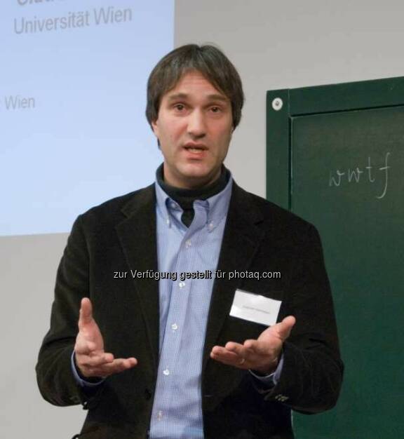 Joachim Hermisson (The Mathematics and BioSciences Group, Uni Wien) : Angepasste leben länger : Ändert sich die Umwelt rasch, dann bilden bestehende genetische Variationen eine bessere Ausgangsbasis für evolutionäre Anpassungen als spontane Neumutationen. Das zeigen jetzt veröffentlichte Berechnungen aus einem Projekt des Wissenschaftsfonds FWF : © scilog, © Aussender (03.08.2015) 