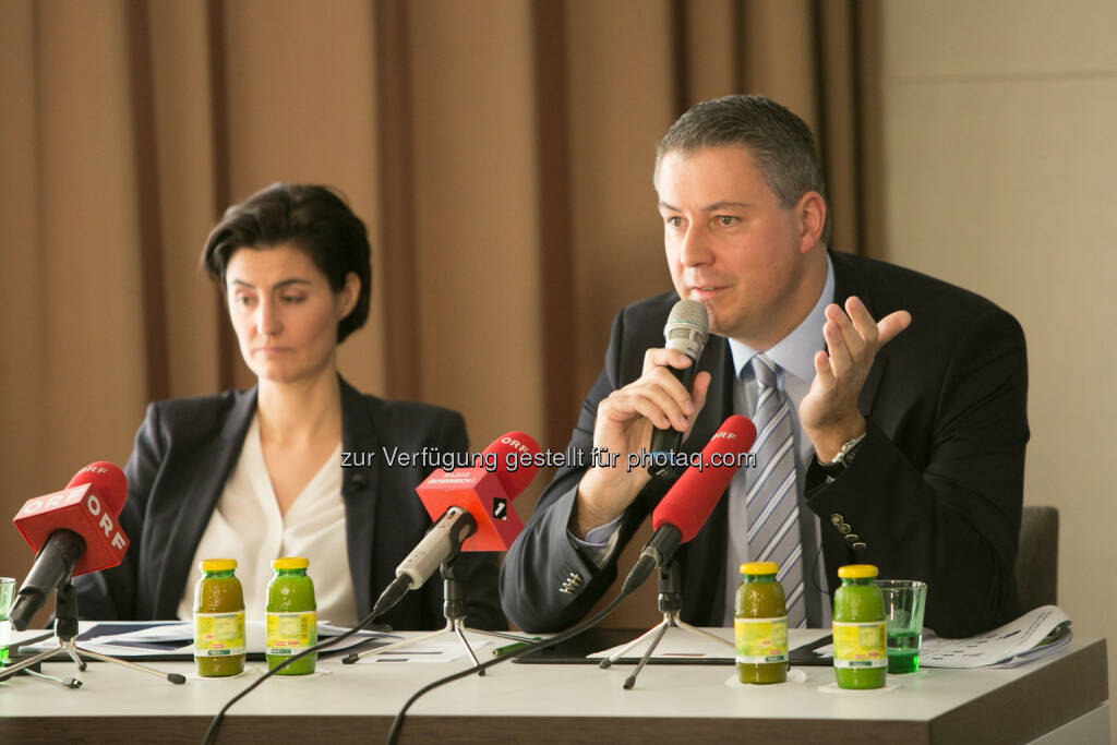 Birgit Noggler (CFO), Oliver Schumy (CEO) : Pressekonferenz der Immofinanz Group :  Immofinanz präsentiert die Ergebnisse des Geschäftsjahres 2014/15 :© Immofinanz Group, © Aussender (07.08.2015) 