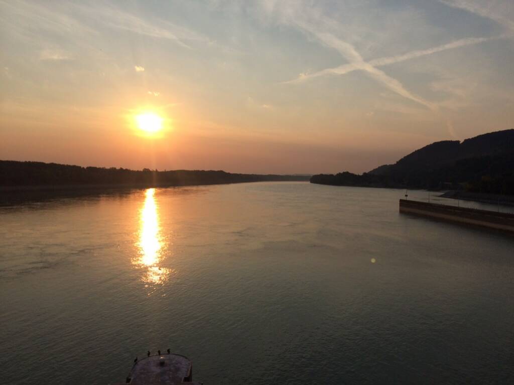 Sonnenaufgang über der Donau der 100., © Martina Draper (11.08.2015) 