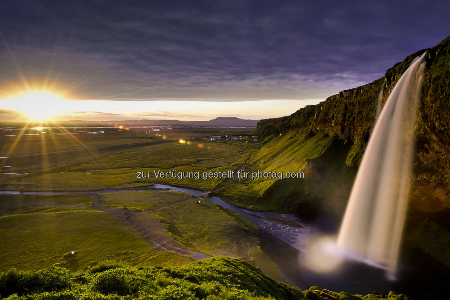 Seljalandsfoss (Island) : Photo+Adventure, Messe & Festival für Foto- & Reisethemen am 21. und 22. November 2015 in der Messe Wien : heuer mit erweitertem Reise-Vortragsprogramm & Schwerpunktthema Reisefotografie : © Island/Dirk Bleyer/Dirk Bleyer