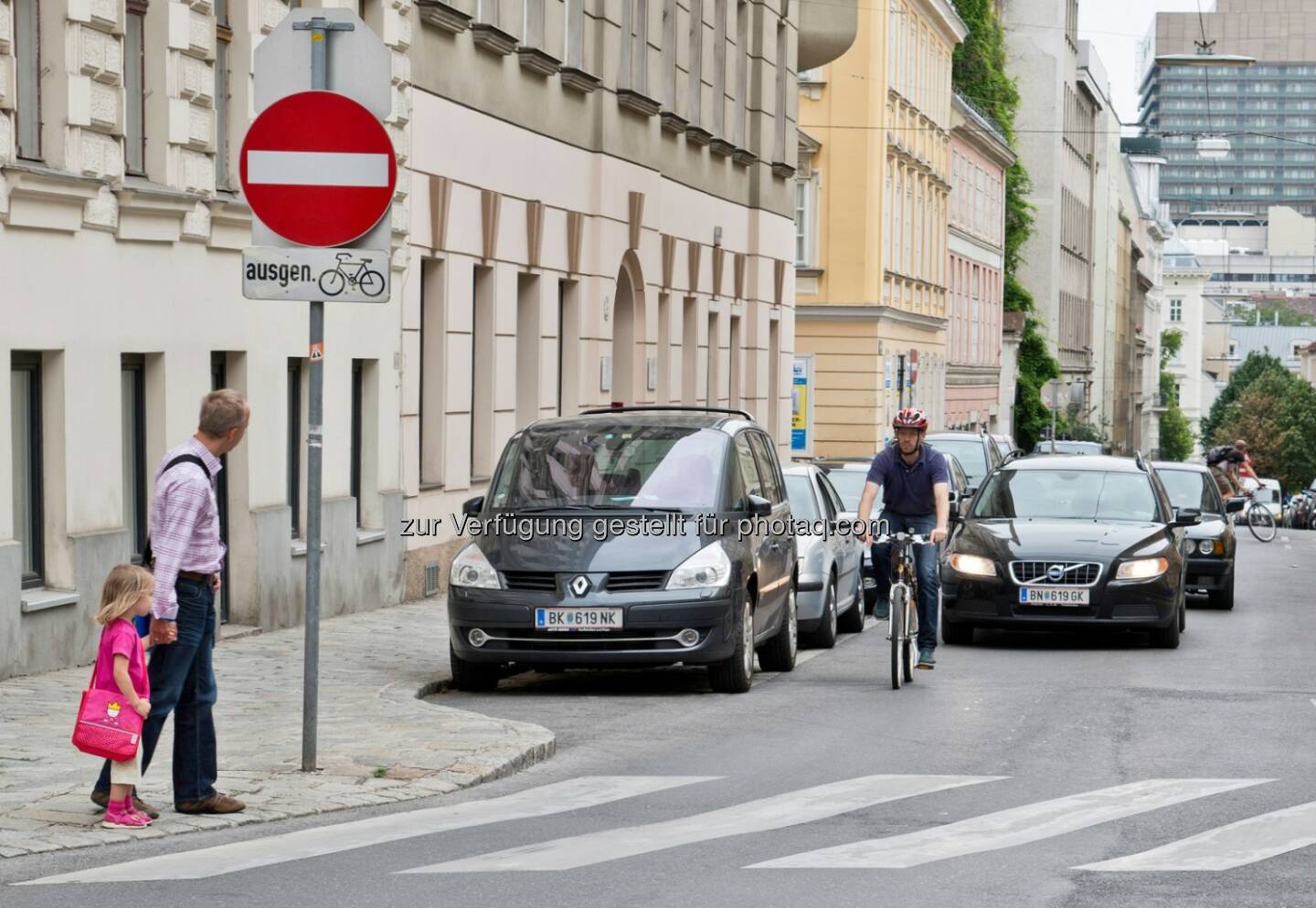 Kinder im Straßenverkehr : Allgemeine Unfallversicherungsanstalt : schon jetzt mit dem Schulwegtraining beginnen, Schulweg üben, Wegunfälle vermeiden :  © auva