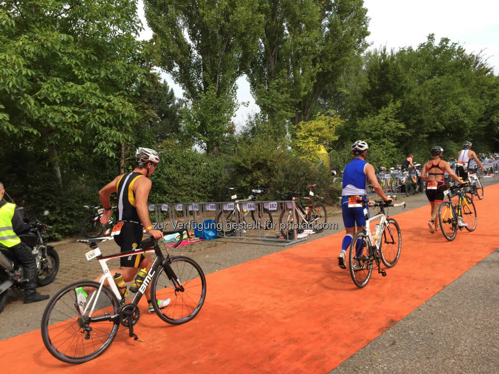 Triathlon, Fahrrad, Wechselzone (16.08.2015) 