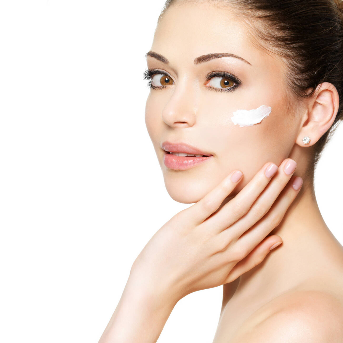 Kosmetik, Hautpflege, schminken, junge Frau http://www.shutterstock.com/de/pic-151726652/stock-photo-young-woman-with-cosmetic-cream-on-a-clean-fresh-face-skin-care-concept.html