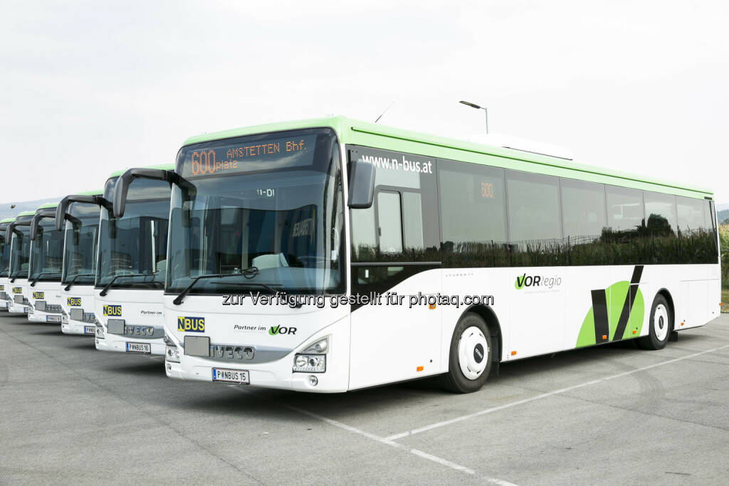 Verkehrsverbund Ost-Region (VOR): Premiere der neuen „VORRegio“ Busse : : © Fotograf: Diesner/Fotocredit: Verkehrsverbund Ost-Region (VOR) GmbH, © Aussendung (17.08.2015) 
