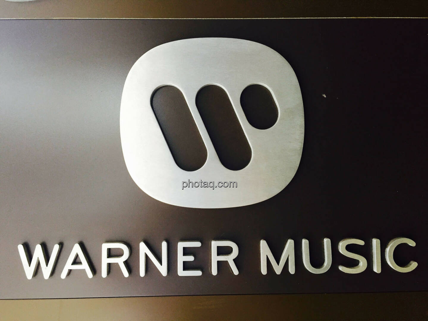 Warner Music, Logo