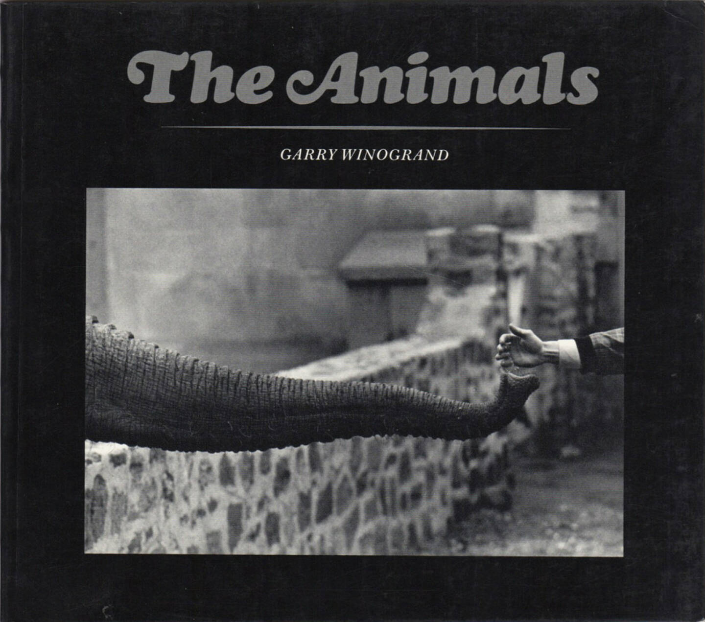 Garry Winogrand - The Animals (Softcover, first edition), The Museum of Modern Art 1969, Cover - http://josefchladek.com/book/garry_winogrand_-_the_animals_softcover_first_edition