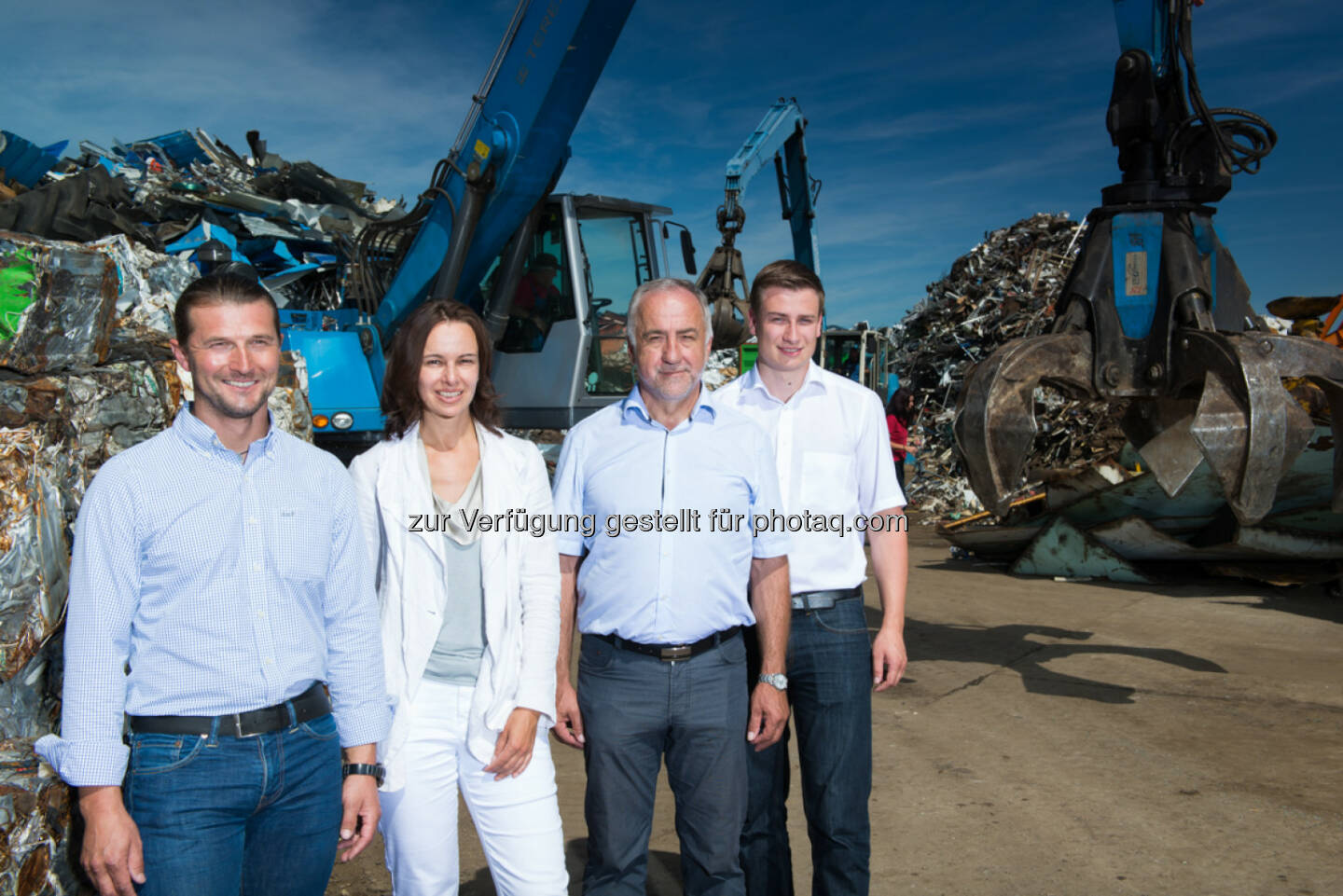 Wolfgang Beinschab (GF Beinschab Entsorgung GmbH), BM Sophie Karmasin, Hermann Hartleb (Bgm. Fohnsdorf), Volkart Kienzl (Vzbgm. Fohnsdorf) : Familienfreundlichkeit in Unternehmen als Zukunftsthema : Beinschab Entsorgung GmbH setzt Akzente in puncto Familienfreundlichkeit : Beitritt zur Initiative Unternehmen für Familien des Bundesministeriums für Familien und Jugend, die das Ziel hat, Familienfreundlichkeit in Österreichs Betrieben zu fördern : Fotograf: Martin Lifka/Fotocredit: Beinschab Entsorgung GmbH