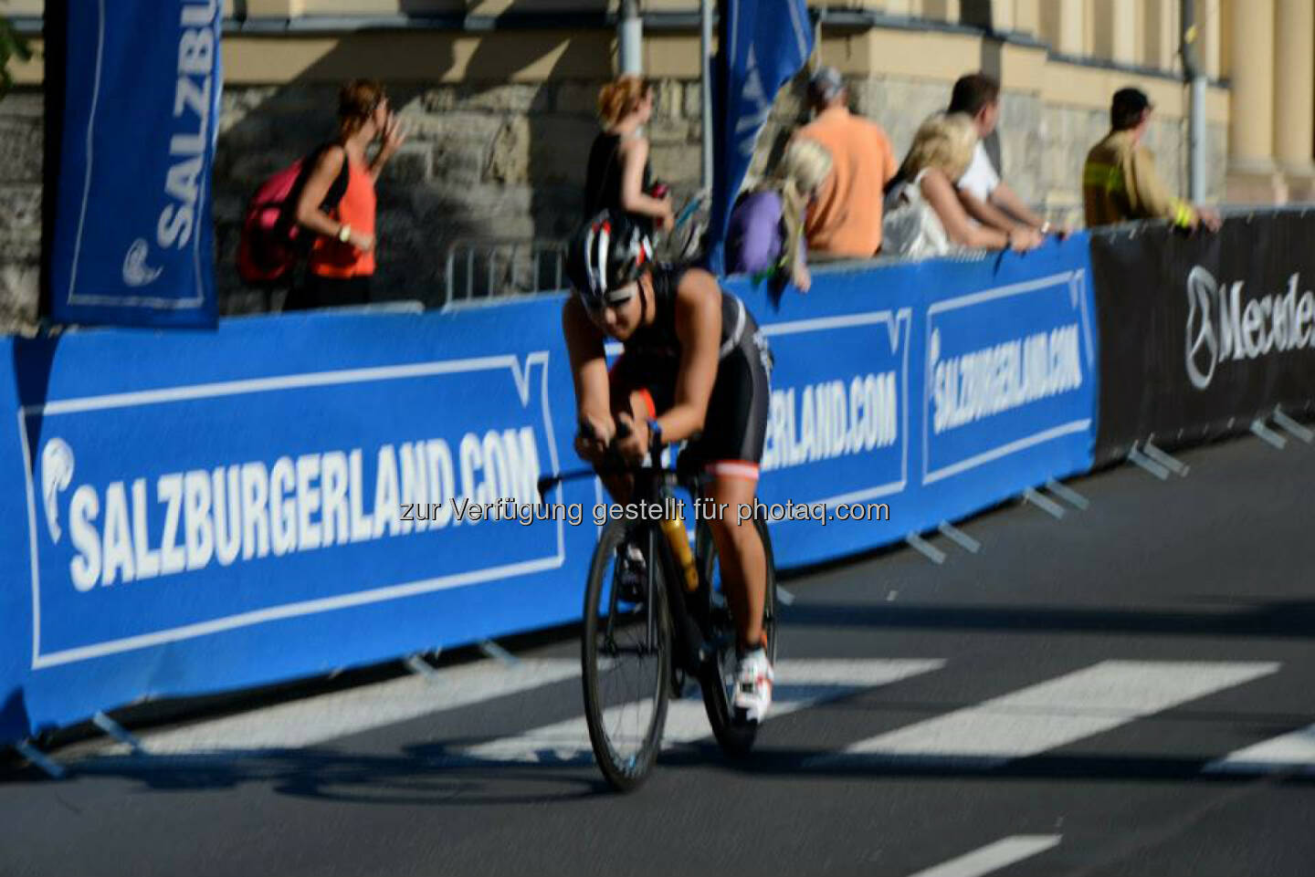 Martina Kaltenreiner: Mit vollem Karacho durch Zell am See, leider etwas zu schnell für die Kamera 