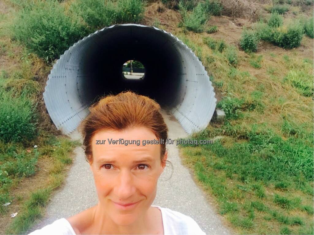 durch die Röhre in Stockerau, © Martina Draper (03.09.2015) 
