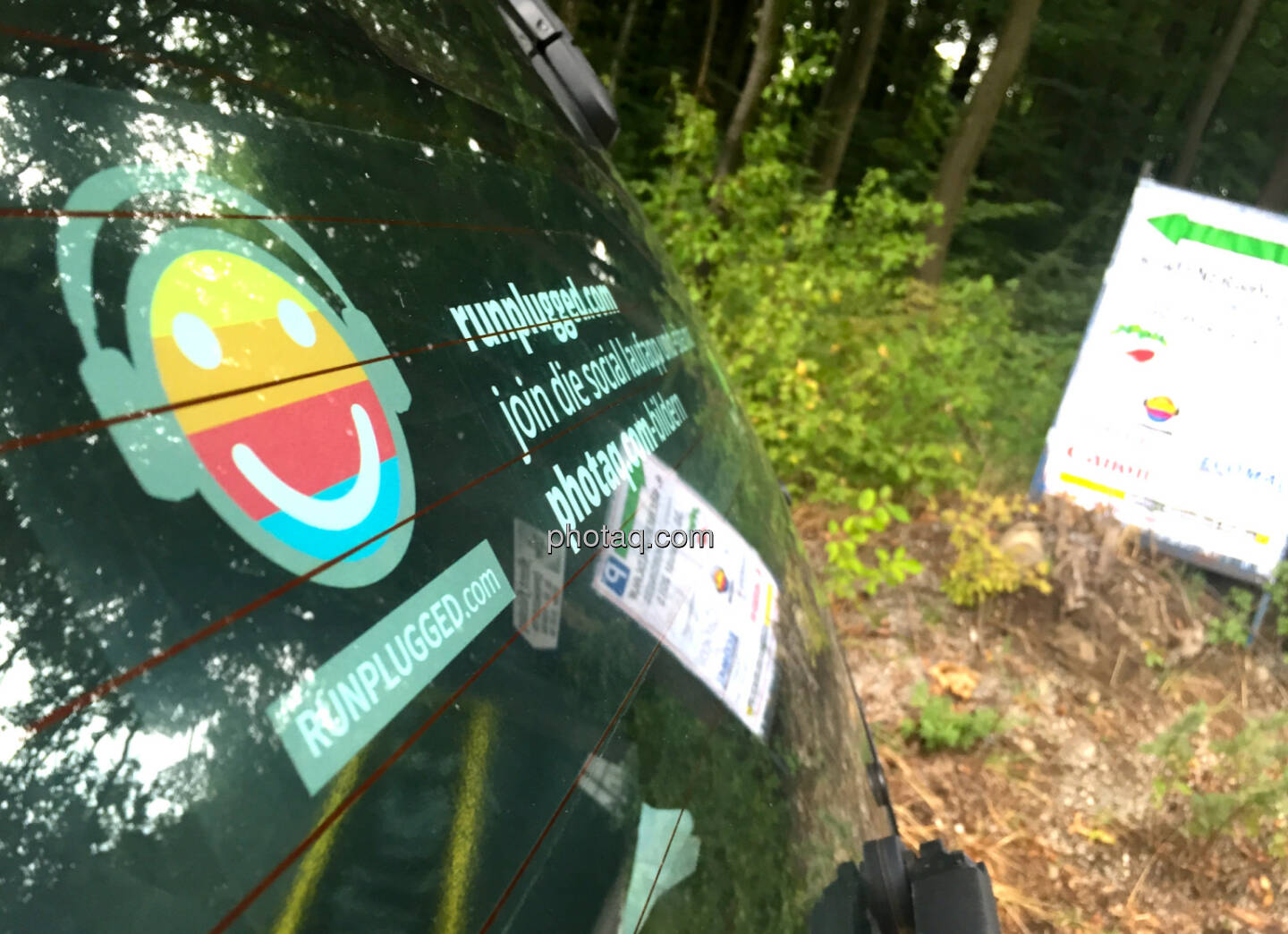 Runplugged Auto beim Wienerwaldlauf