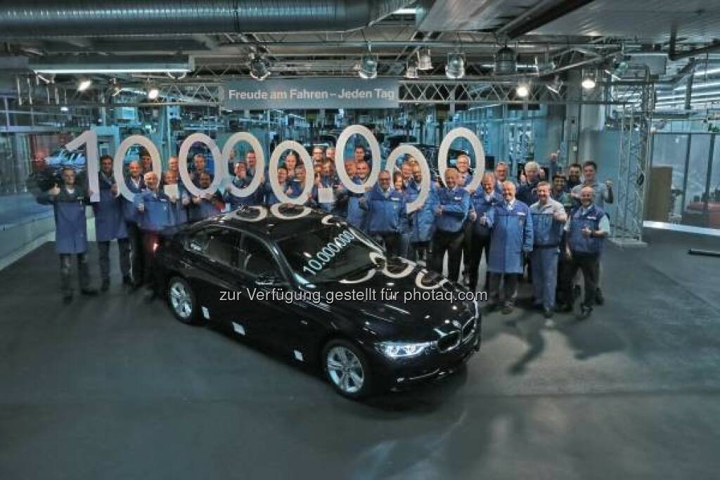 BMW Group Werk München fertigt 10-millionste BMW 3er Limousine : Das Jubiläumsfahrzeug markiert damit einen weiteren Meilenstein in der 40-jährigen Erfolgsgeschichte der BMW 3er Reihe : © BMW Group, © Aussendung (09.09.2015) 