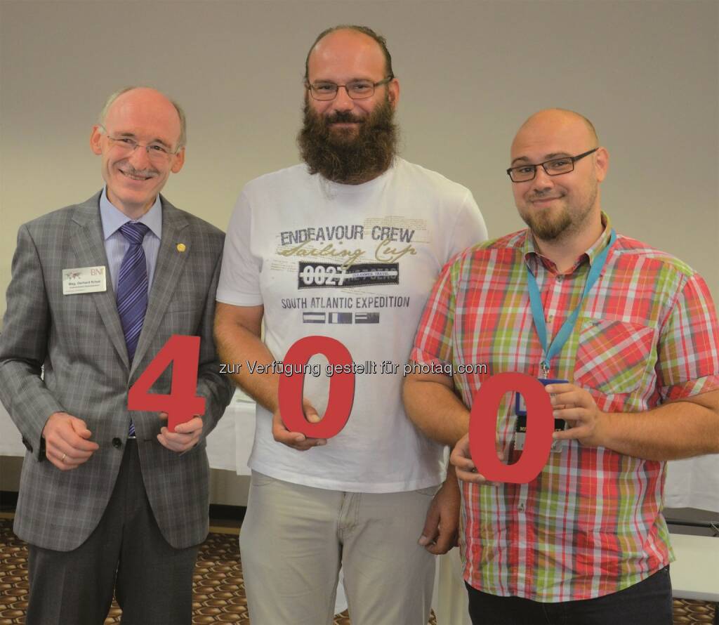 Gerhard Kriszt (BNI-Exekutivdirektor Noe), René Steinkellner (Gärtner, 400. BNI-Unternehmer in NOe), Christoph Wanna (Leiter der Unternehmergruppe „Zorro“ in Vösendorf) : Das weltweit führende Unternehmernetzwerk Business Network International (BNI) darf sich über Zuwachs in Niederösterreich freuen : Erfolgreich durch Netzwerken – 400 BNI-Unternehmer in Niederösterreich : Fotocredit: BNI/ Atelier-Gregoritsch Guenter, © Aussender (09.09.2015) 