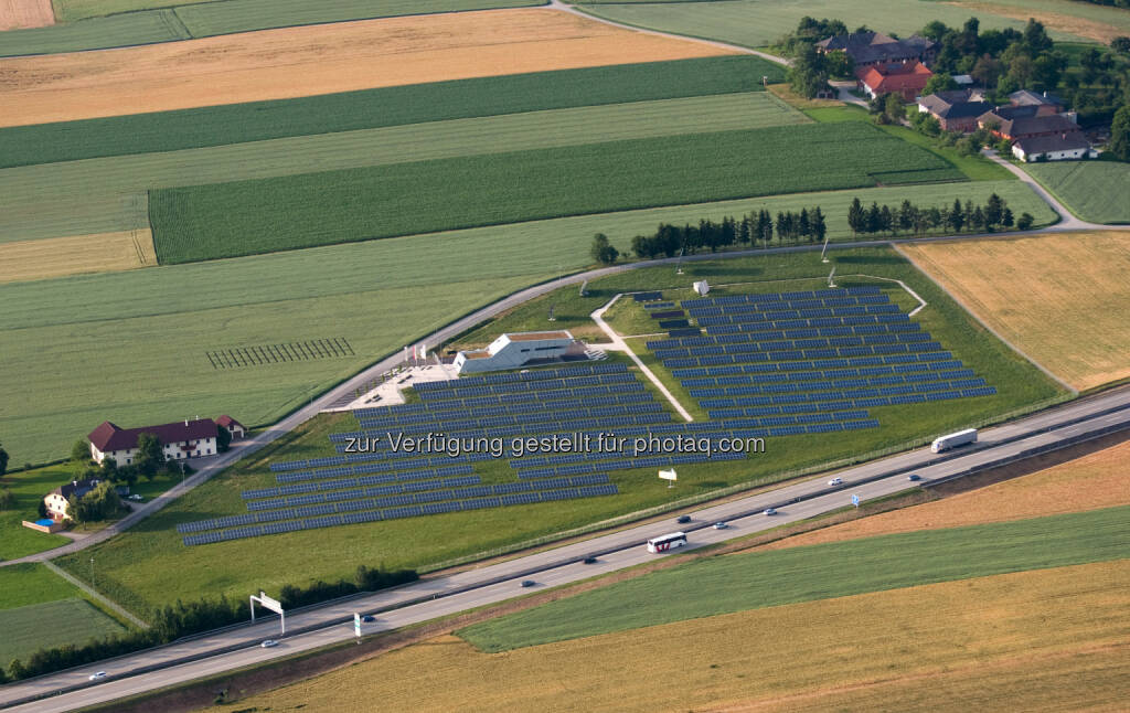 SolarCampus der Energie AG : Traumsommer für Sonnenstrom - Der sonnenreiche Sommer 2015 hat ein Traumergebnis bei der Sonnenstromproduktion gebracht : SolarCampus der Energie AG meldet Rekordergebnis ; Fotocredit. Energie AG, © Aussendung (16.09.2015) 