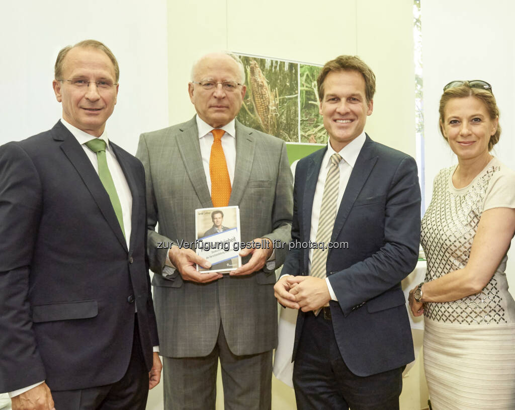 Kurt Weinberger (Vorstandsvors. Hagelvers.), Claus Raidl (ÖNB-Präs.), Tarek Leitner (ZiB-Moderator), Christa Kummer : Erstes Nachhaltigkeitsfrühstück, initiiert von der Österreichischen Hagelversicherung : Thema war die „Verschandelung“ Österreichs : Fotocredit: ÖHV/ Sabine Klimpt, © Aussender (16.09.2015) 