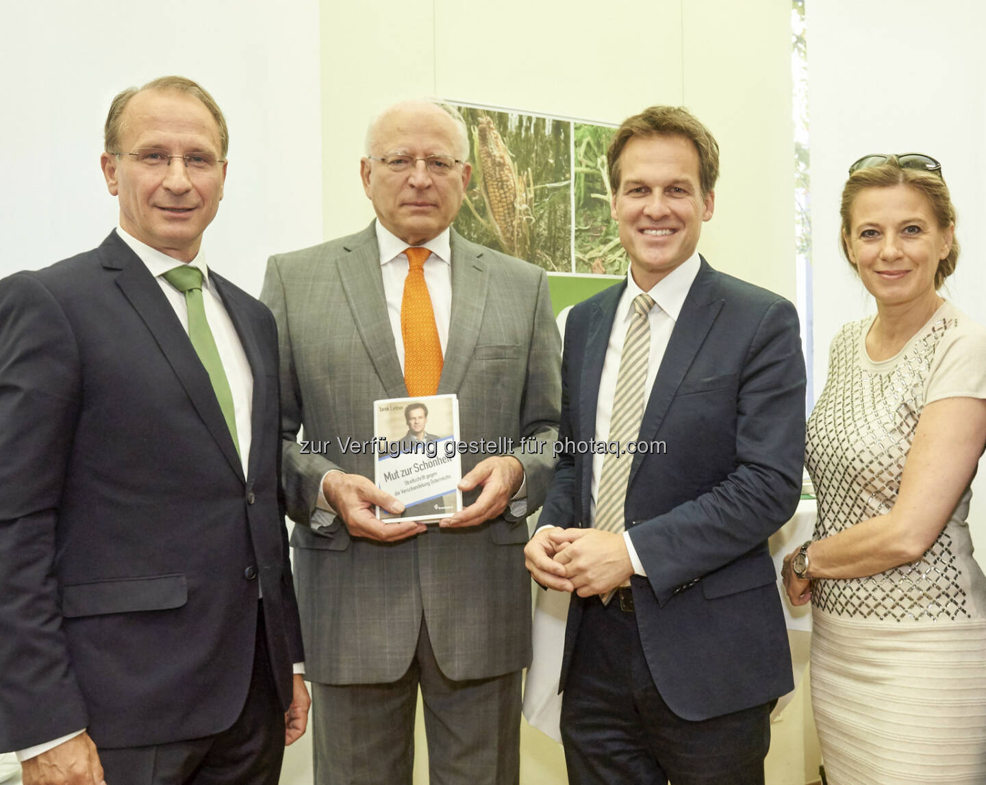 Kurt Weinberger (Vorstandsvors. Hagelvers.), Claus Raidl (ÖNB-Präs.), Tarek Leitner (ZiB-Moderator), Christa Kummer : Erstes Nachhaltigkeitsfrühstück, initiiert von der Österreichischen Hagelversicherung : Thema war die „Verschandelung“ Österreichs : Fotocredit: ÖHV/ Sabine Klimpt