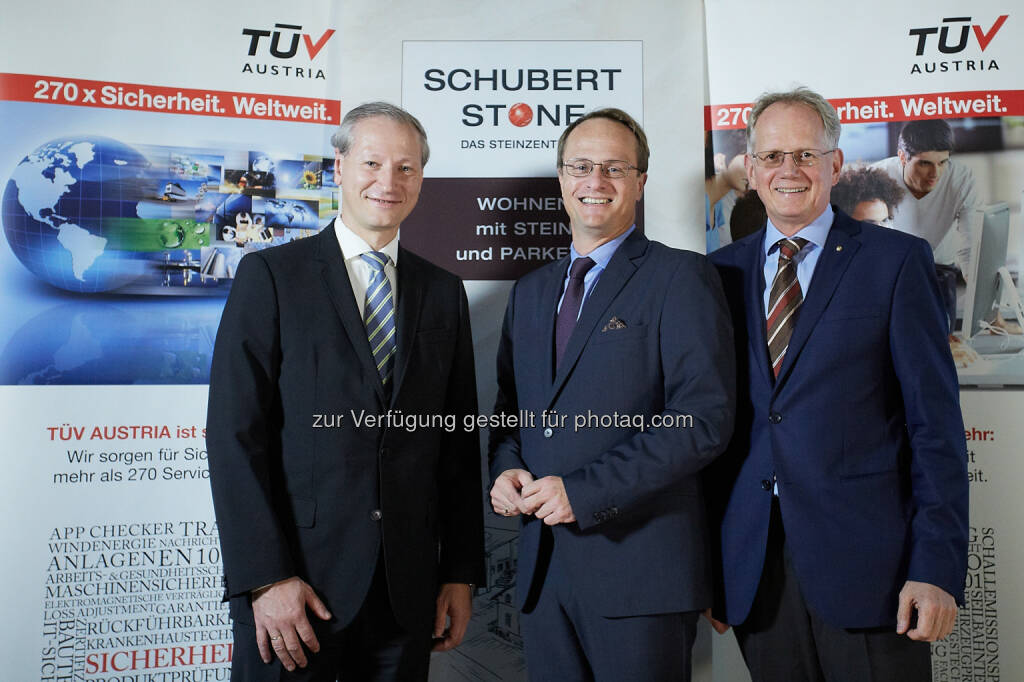 Stefan Haas (Vorstandsvorsitzender TÜV Austria), Markus Hengstschläger (Genetiker, Vorstand des Instituts für Medizinische Genetik an der MedUni Wien), Thomas Schubert (Steinmetzmeister, GF Schubert Stone GmbH) : Markus Hengstschläger  präsentierte in der Reihe TÜV Austria Forum das Prinzip der Flexicurity als universell einsetzbare Philosophie : Fotocredit: TÜV Austria/APA-Fotoservice/Preiss, © Aussender (17.09.2015) 