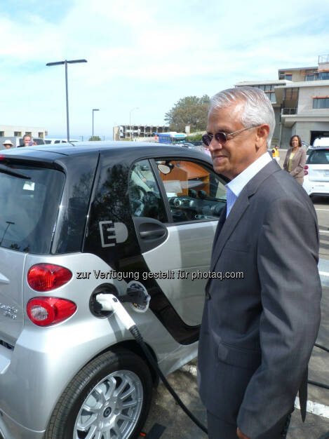 Veerabhadran Ramanathan (Klimaforscher) : RWE Smart-Charging, San Diego :  Einer der ersten Teilnehmer am Ladetest der Universität San Diego : Fotocredit: RWE, © Aussendung (21.09.2015) 