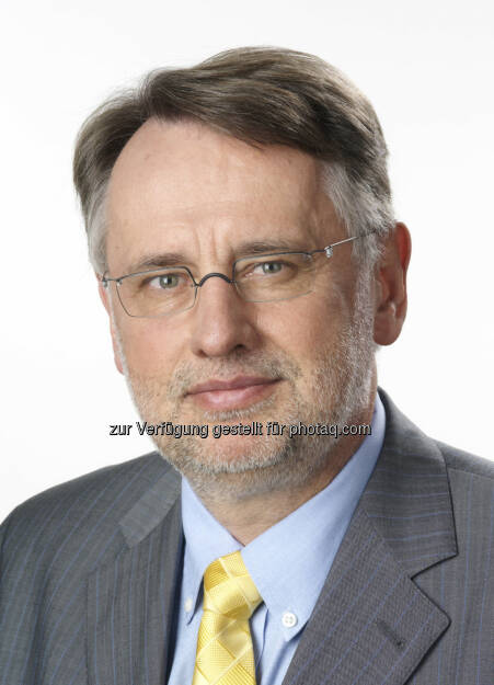 Bernd Wolschner (VÖB Präsident) : Verband Österreichischer Beton- und Fertigteilwerke (VÖB) Konjunkturbarometer: Preisdruck durch Importe und schwache Auftragslage drücken Branchen-Stimmung : Fotocredit: Verband Österreichischer Beton- und Fertigteilwerke (VÖB), © Aussender (22.09.2015) 