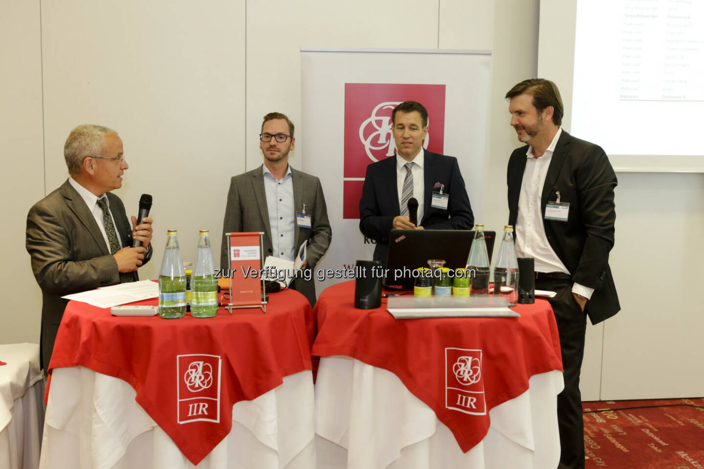 Wolfgang Amann (GF Institut für Immobilien, Bauen und Wohnen GmbH), Roland Schmid (GF ImmoUnited GmbH), Volker Gagelmann (Leiter Key Account Österreich Ost, Gira Giersiepen GmbH & Co KG), Patrick Schenner (Country Manager Österreich, ImmobilienScout24) : Beim 5. IIR Wohnbauforum reichte das Themenspektrum von der Bevölkerungsentwicklung bis zu den Wohnpräferenzen der Österreicher : Der Österreicher wohnt gern kompakt, zentral, hochwertig : Fotocredit: IIR GmbH/Bartl