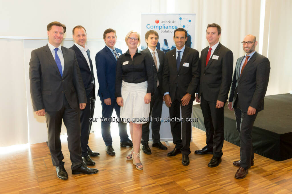 Roman Sartor (KPMG), Günther Seyer (PwC), Peter Thomas (SAI Global), Vibeke Dittrich (Borealis), Michael Huemer (Kpmg), Alberto Sanz (GF LexisNexis Österreich), Ewald Kager (Kpmg), Martin Eckel (Taylor Wessing) : „Compliance Solutions Day“ :  Compliance-Experten geben ihre Erfahrungen weiter : Über 200 Teilnehmer holten sich von LexisNexis Tipps aus erster Hand : © Anna Rauchenberger, © Aussender (25.09.2015) 