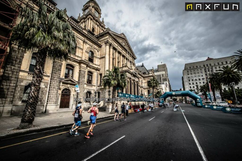 Kapstadt Marathon, © Gerhard Böhm aus Kapstadt für MaxFun Sports (27.09.2015) 