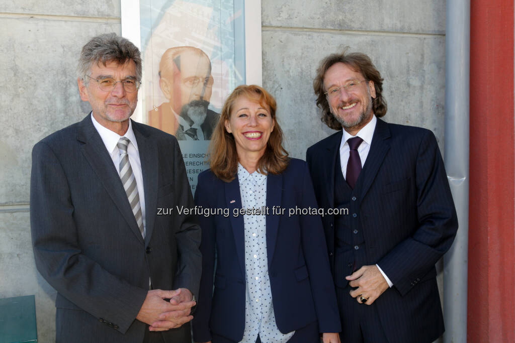 Klaus Klaushofer (langjähriger Ärztlicher Direktor), Ingrid Reischl (Wr. GKK-Obfrau), Erich Sulzbacher (Wr. GKK-Generaldirektor) : 100 Jahre Hanusch-Krankenhaus : „Zeugin von guten und schlechten Zeiten“ : Wiener GKK seit 70 Jahren für das Krankenhaus verantwortlich : Fotocredit: Richard Tanzer, © Aussendung (28.09.2015) 