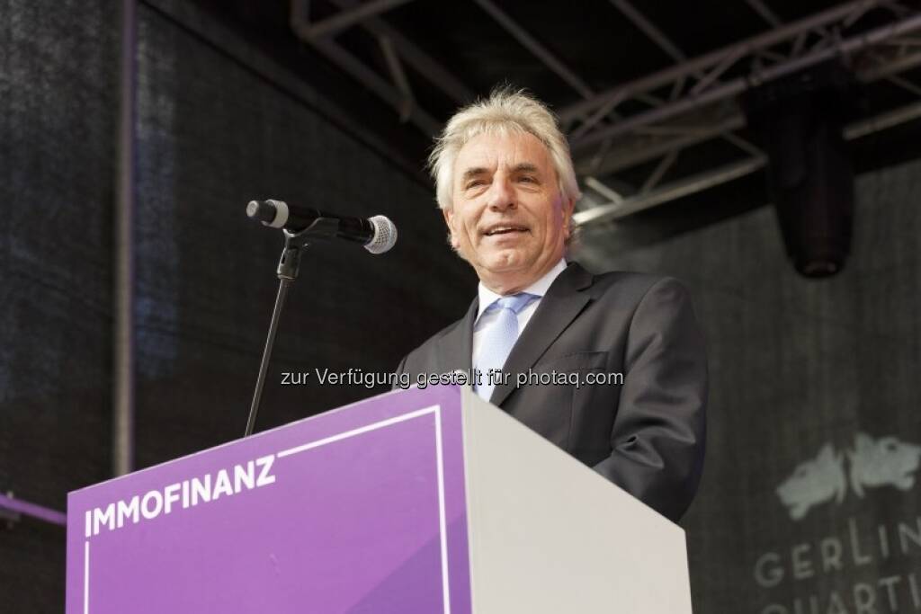 Oberbürgermeister Jürgen Roters freute sich über den neuen Platz, © (c) Immofinanz (29.09.2015) 