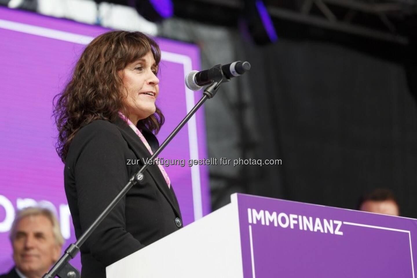 Angela Roters bedankt sich für die Charity-Aktion für den Kinderschutzbund