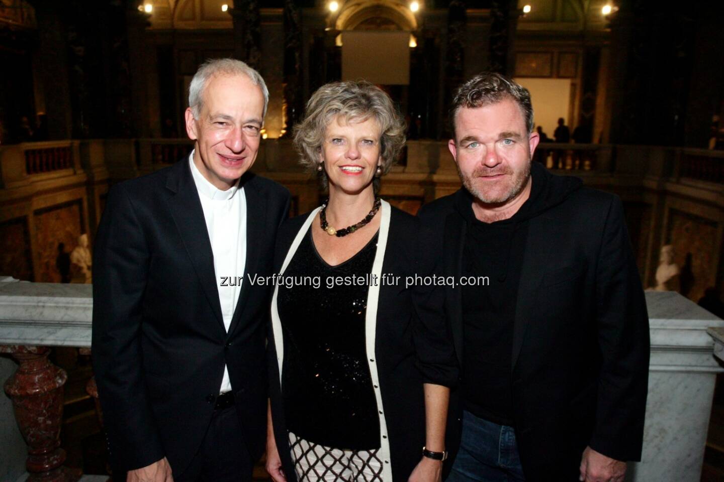 Michael Landau (Präsident Caritas), Sabine Haag (Generaldirektorin KHM), Cornelius Obonya (Schauspieler) : Prominente Eröffnung der Ausstellung Feiert das Leben im Kunsthistorischen Museum Wien : Zehn Lebensmasken werden zu Kunst - eine Ausstellung in Kooperation mit der Caritas :  Fotocredit: Kunsthistorisches Museum Wien/APA-Fotoservice/Hautzinger