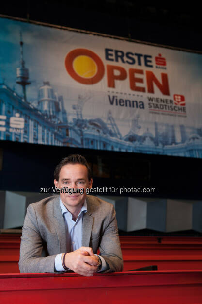 Kurt Gollowitzer (GF Wiener Stadthalle) : ATP segnet Lizenzvergabe ab – unbefristeter 500er-Status für Erste Bank Open : Damit werden die Erste Bank Open 500 nicht nur vom 17. bis 25. Oktober 2015, sondern auch in den kommenden Jahren als Turnier der zweithöchsten Kategorie der ATP World Tour ausgetragen : Die Turnierlizenz ist im gemeinsamen Besitz von e|motion und der Wiener Stadthalle : © Wr. Stadthalle, © Aussendung (29.09.2015) 