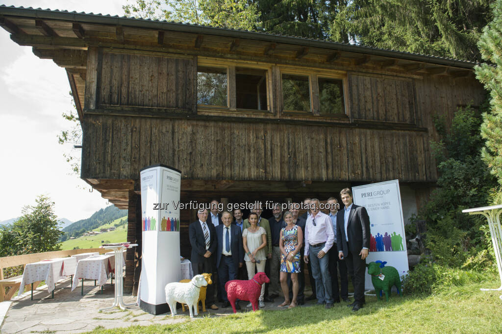 Helmut Schulter, Alexander Herzog, Roland Weißsteiner, Gabriele Hanauer-Mader, Manfred Maier, Hans Dieplinger, Gudrun Seiwald, Hanns Kratzer, Herwig Lindner, Andreas Greslehner, Christoph Säly, Martin Schaffenrath : Im Rahmen der Gipfelgespräche auf der Alten Schafalm in Alpbach wurden die ersten Ergebnisse des 14. Österreichischen Patientenberichtes Hypercholesterinämie präsentiert. Die bundesweite Befragung soll Transparenz rund um Bedürfnisse, Erfahrungswerte und den Wissensstand der Betroffenen mit stark erhöhten Cholesterinwerten schaffen. Fachexperten diskutierten die Resultate sowie mögliche Initiativen und Maßnahmen zur Förderung der Patienteninteressen : Fotocredit: Welldone/APA-Fotoservice/Pichler, © Aussender (30.09.2015) 