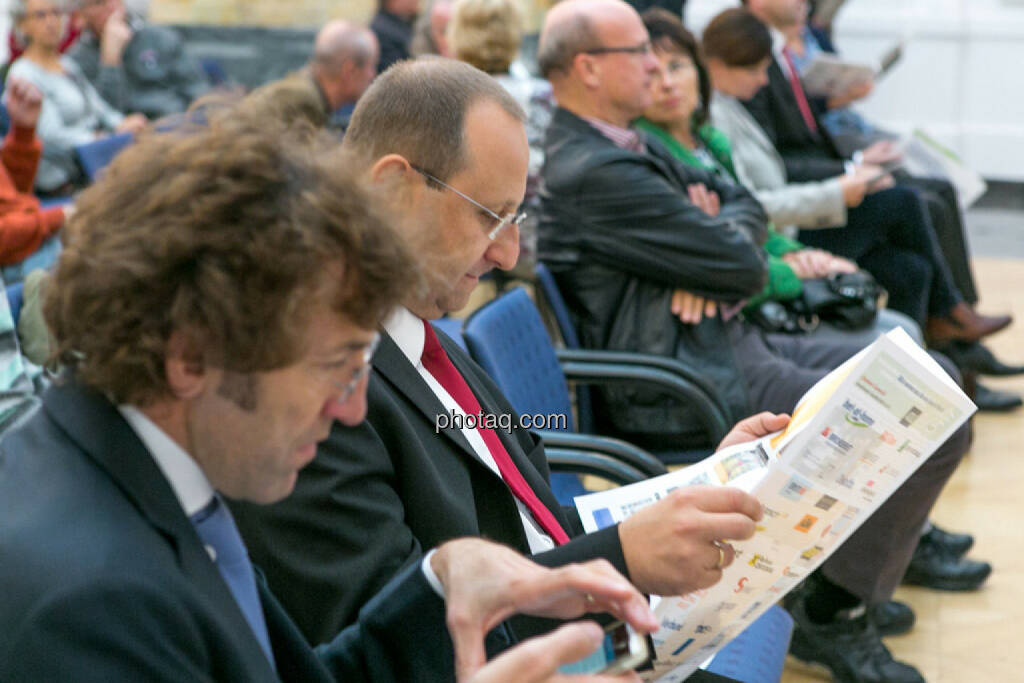 Karl Asamer (AT&S), Paul Rettenbacher (Polytec), Fachheft, © photaq/Martina Draper (01.10.2015)