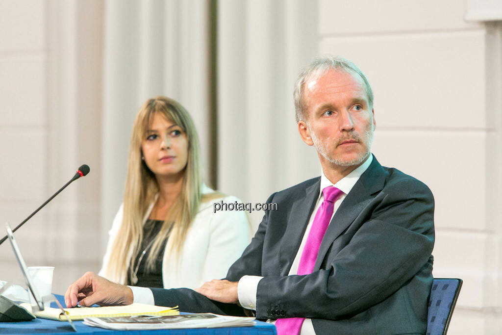 Nina Bergmann (finanzen.at/Springer), Christian Drastil, © photaq/Martina Draper (01.10.2015) 