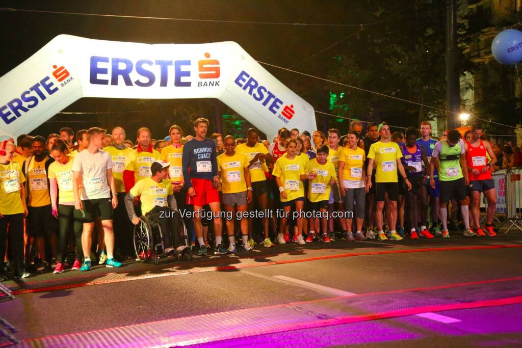 erste bank vienna night run 2015, vor dem Start, © leisure.at/Ludwig Schedl (02.10.2015) 