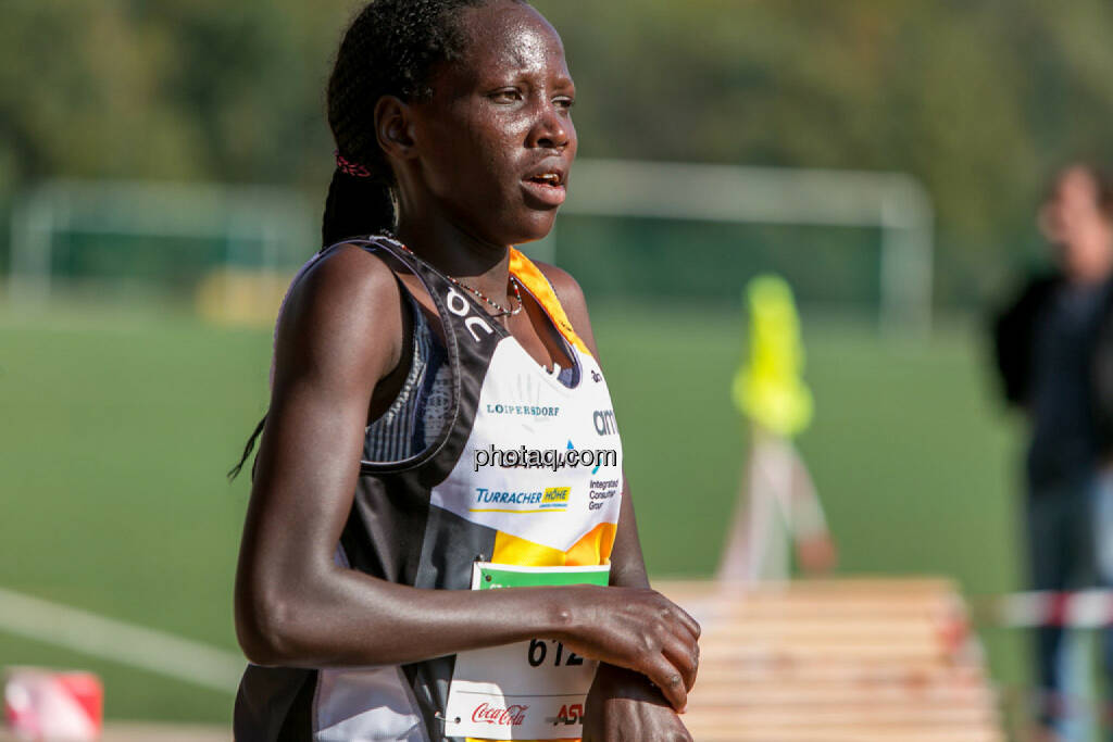 Pauline Eapan (KEN) Run2gether, Siegerin 67. Internationaler Höhenstraßenlauf Classic, © Martina Draper/photaq (04.10.2015) 