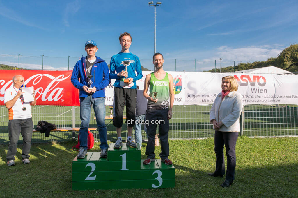 Sieger Herren 5k Runplugged Runclub Opening, © Martina Draper/photaq (04.10.2015) 