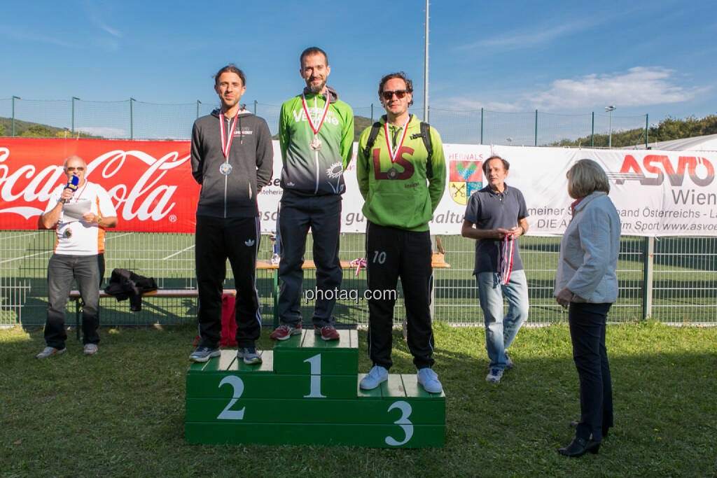 Altersklassensieger Herren 5k Runplugged Runclub Opening, © Martina Draper/photaq (04.10.2015) 