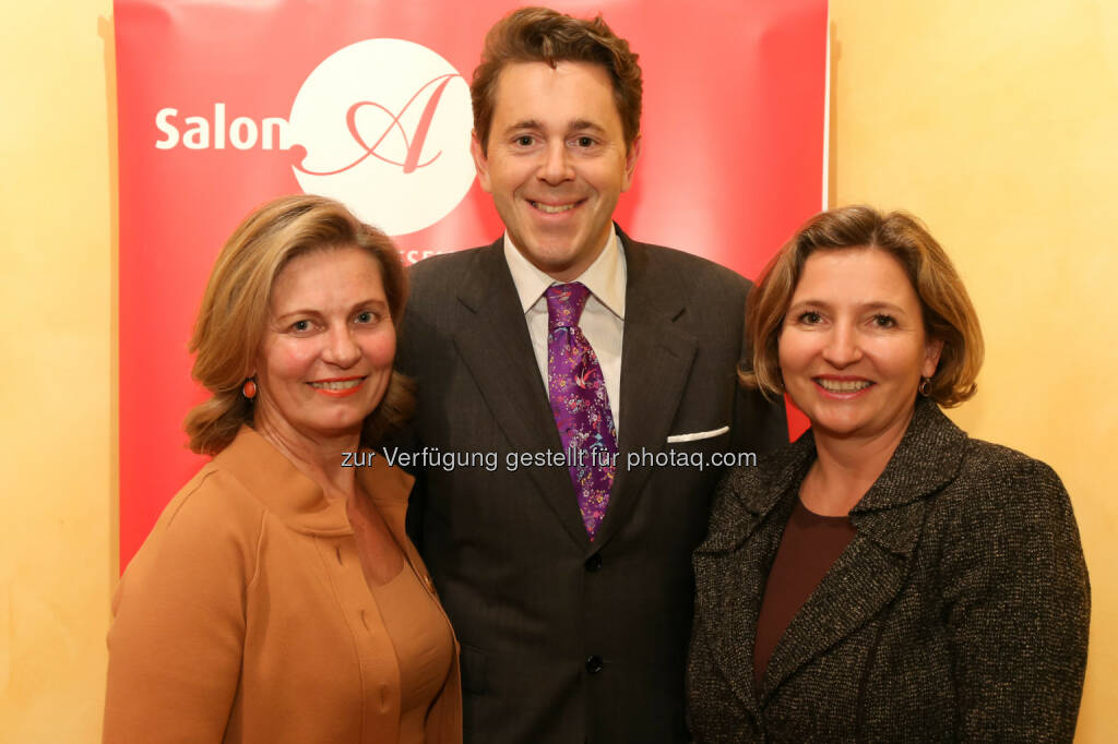 Ulrike Mursch-Edlmayr (Salon A-Obfrau), Harald Mahrer (Staatssekretär), Corinna Prinz-Stremitzer (Salon A Obfrau-Stv.) : Salon A – Gesellschaft der österreichischen Apotheker – Diskussionsrunde mit Harald Mahrer, Staatssekretär im Bundesministerium für Wissenschaft, Forschung und Wirtschaft : Standort Österreich – Chancen für Wirtschaft und Forschung? : Fotocredit: Katharina Schiffl, © Aussender (05.10.2015) 