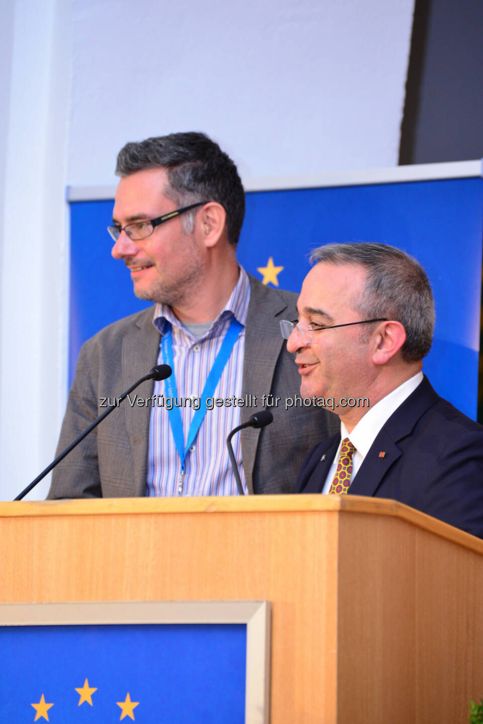 Stephan Amann (Abteilungsleiter Integration und Interkulturabteilung Volkshilfe Wien), Ramazan Salman (GF Ethnomedizinischen Zentrum e.V. Hannover) : Preisverleihung des European Health Awards in Gastein am 2. Oktober 2015 : MiMi-Gesundheitsprojekt des Ethno-Medizinischen Zentrums in Hannover, das in Österreich von der Volkshilfe Wien durchgeführt wird, siegt beim European Health Award 2015 : ©ehfg