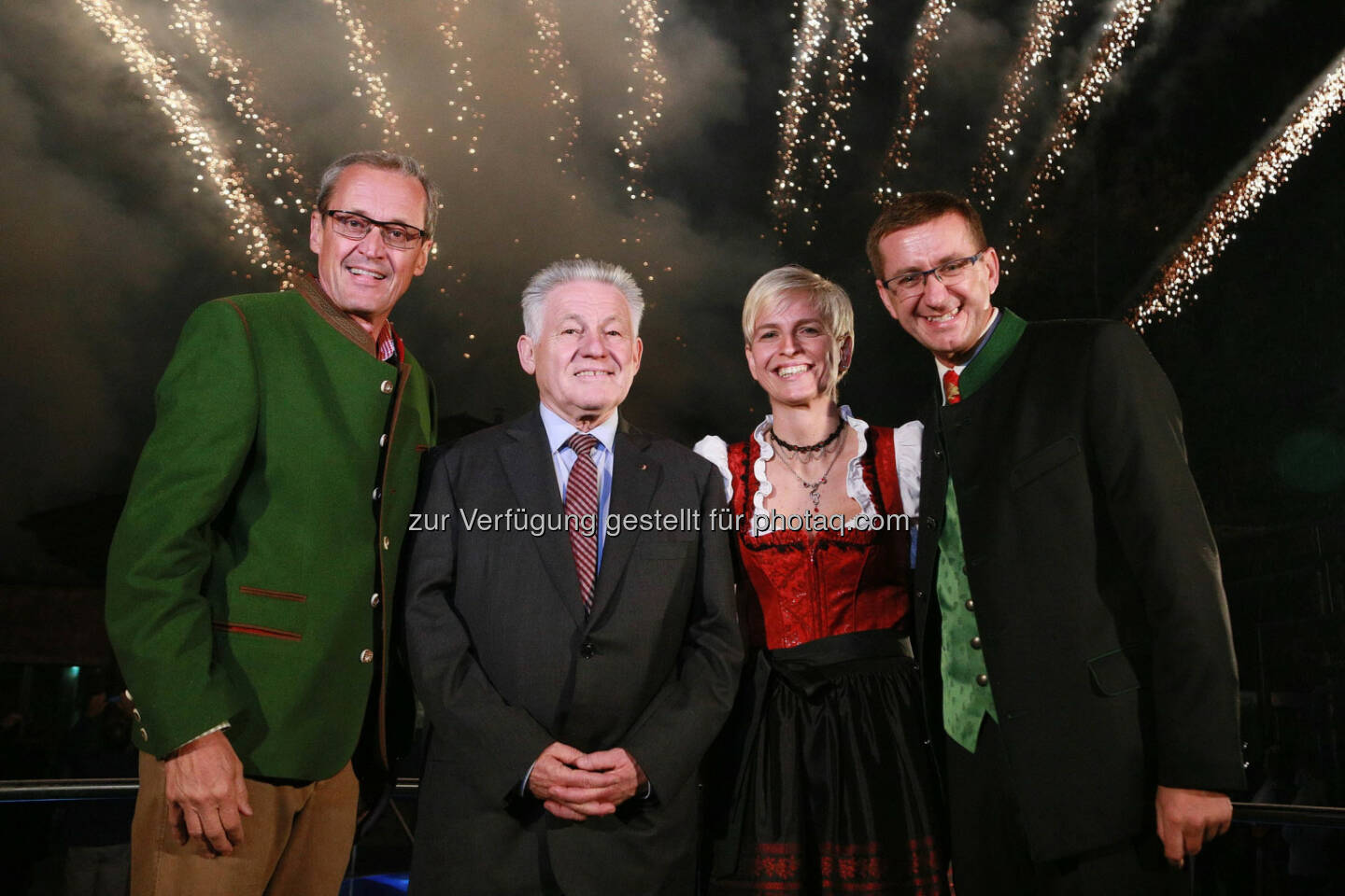 Gerhard Baumgartner (Bad Schallerbachs Bürgermeister), LH Josef Pühringer (Aufsichtsrats-Chef), Silke Achleitner, Markus Achleitner (Eurothermen-GD) : AusZeit Sauna-Bergdorf in Bad Schallerbach eröffnet : Die Eurothermen investierten 11 Mio. Euro in ein neues Saunaparadies : Fotocredit: EurothermenResorts/Maringer