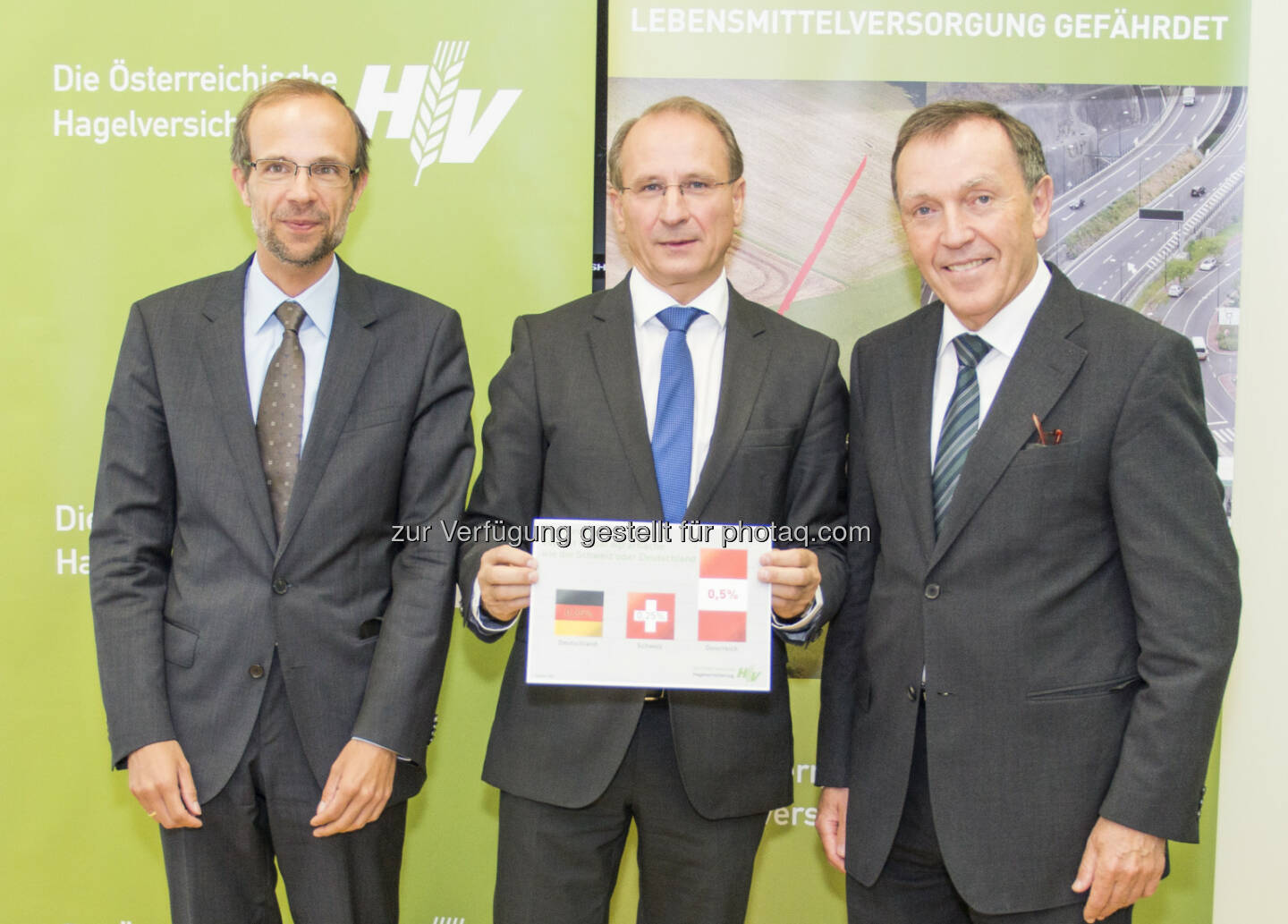 Roland Norer (Präs. Österr. Ges. für Agrar- und Umweltrecht), Kurt Weinberger (Vst.Vors. Österr. Hagelversicherung.),  Gottfried Holzer  (Universität für Bodenkultur Wien) : „Gemeinsam gegen den Bodenverbrauch in Österreich“ - Landwirtschaftliche Vorrangflächen gesetzlich schützen - leerstehende Immobilien nutzen : Österreich verbaut täglich doppelt so viel Fläche wie die Schweiz oder Deutschland : Fotocredit: Österreichische Hagelversicherung