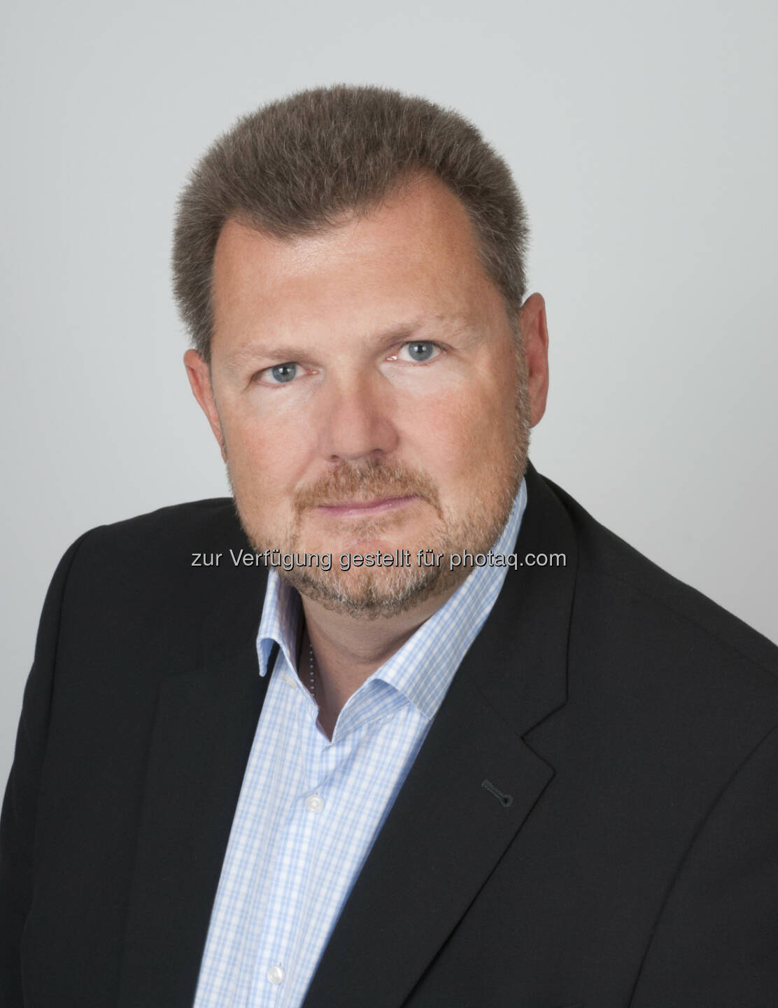 Günter Handl (GF Dextra Data Solutions) : Dextra Data aus Wien verwandelt einen kleinen Würfel in eine einfach bedienbare Registrierkasse : OrderCube: die branchenunabhängige und kostengünstige Registrierkassenlösung für KMUs : Fotocredit: Dextra Data Solutions/Lifka